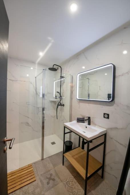 La Suite De Chantilly - Appartement De 80M2 Avec Jacuzzi Prive ! Exterior photo